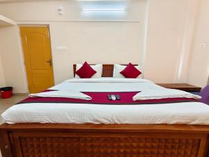 Honey Bee Hotels - Iyyappanthangal