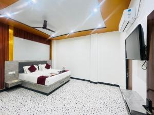 Hotel RL Ramayansh - 800 mtr From Ram Mandir Ayodhya