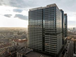 Global Office Park Luxury Apartment with Balcony