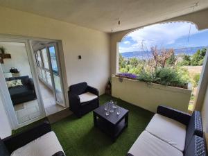 2 chambres, Climatisé, WIFI, vue mer, piscine