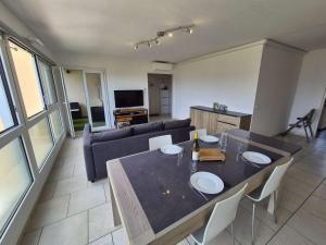 2 chambres, Climatisé, WIFI, vue mer, piscine