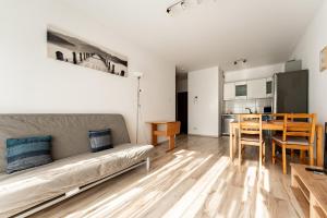 Przymorze Charming Apartment by BookingHost