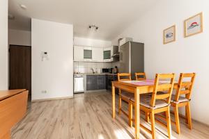 Przymorze Charming Apartment by BookingHost