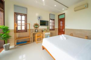 New Moon Villa