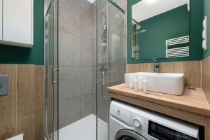 Modern Pet-Friendly Studio with Balcony by Noclegi Renters