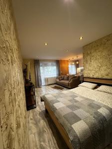 AURA Amber Suite Warm Design Stay