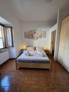 Lily Loggiadeifiori with private Patio near station, bus and swiss boarder