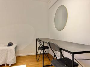 Workers and Family Homes 4BR House, 7 Beds, Free Parking & Garage Near Volvo
