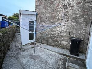 House Sleeps 6 with Garden and Parking