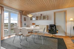 Cottage With Wood-Burning Stove By The Sea - Sj760