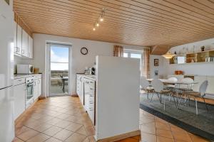Cottage With Wood-Burning Stove By The Sea - Sj760