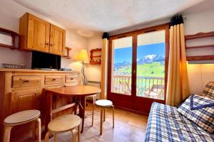 Bright apartment with Mont Blanc view