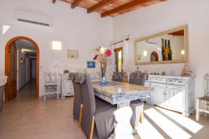 VILLA ROSERS - Casa amb piscina a Montferrutx
