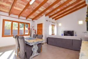 VILLA ROSERS - Casa amb piscina a Montferrutx