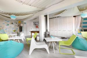 APARTAMENT PREMIUM Z DuŻYM TARASEM - DOM NAD MORZEM TARAS WIDOKOWY ZE STREFĄ WYPOCZYNKU, SALA ZABAW