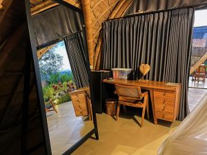 Circle House Bamboo Sidemen