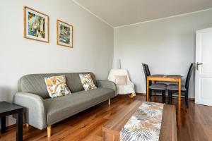 Przymorze Homely Apartment by BookingHost