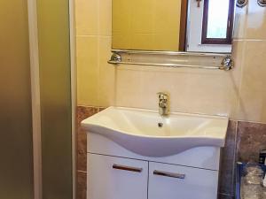 Apartment App Coki 4- by Interhome