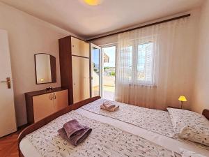 Apartment Apartment Dragica by Interhome