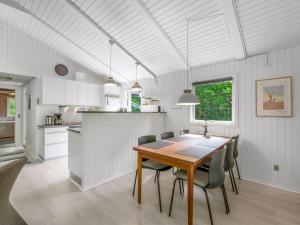 Holiday Home Fredger - 1-8km from the sea by Interhome