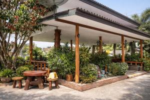 Lay de Bua Resort