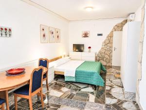Apartment Ein Apartment im Ferienhaus Zweirosen by Interhome