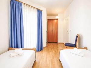Apartment Ein Apartment im Ferienhaus Zweirosen by Interhome