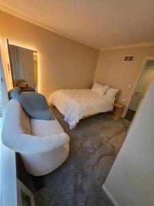Lakeview East Apartment