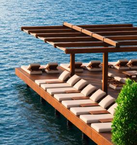 Mare Deluxe Residences & Villas