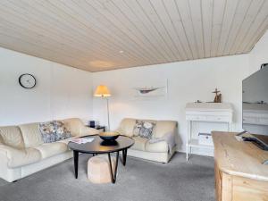 Holiday Home Fransiska - from the sea by Interhome