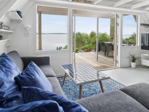 Holiday Home Fifi - 10m to the fjord by Interhome