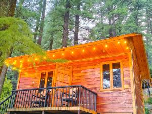 log hut dharamkot
