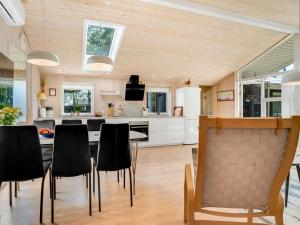 Holiday Home Delco - 200m from the sea by Interhome