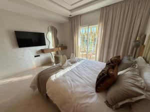 Luxury Appartement Style Côte dIvoire Hyper Centre Agadir Balcon WiFi Mer à 7 Min