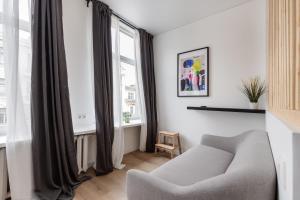 Central Comfy Urban Studio Hook
