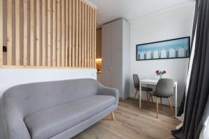 Central Comfy Urban Studio Hook
