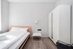 Narutowicza Downtown Apartment by BookingHost