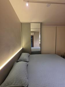Estúdio Moderno no Sudoeste Com Garagem