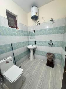 Chandigarh Waale - Private Room & Attached Bath