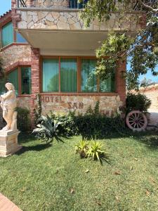 Hotel "SAN SAENA "