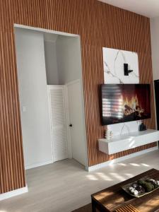 Signature Spaces and Stays