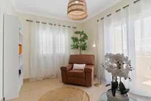 Elegant sea view 4 bedroom villa pool, BBQ
