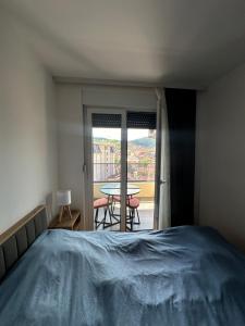 EIGHT FlooR APPARTMENTS