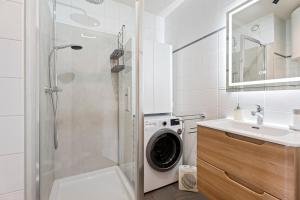 AMAD 5F - Studio with enclosed sleeping area