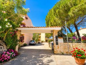 Casa Vacanze Bouganville Caprera e spiagge WiFi e Parcheggio