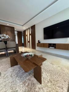 NEW Luxury Coastal Escape - Beach, Pool & Padel