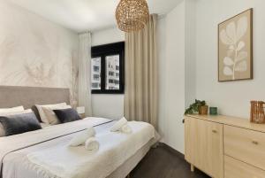 Modern 2Bed Estepona Apartment with Pool & Terrace