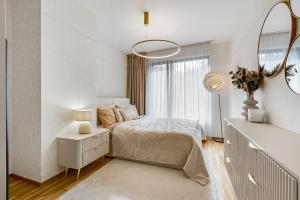 3 bedroom apartment with luxury renovation