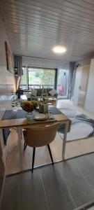 Ferienwohnung im Schwarzwald mit Blick ins Grüne und Balkon
