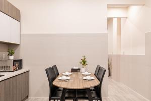 NEW - 2BR House in Bui Vien - Central Saigon D1